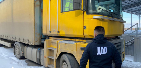 
В Україну хотіли завезти автозапчастини з Росії на 3 млн грн, тепер їх передадуть ЗСУ 