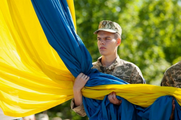 Родині загиблого 22-річного вінницького вертолітника Дениса Лукова передали високу відзнаку                    
