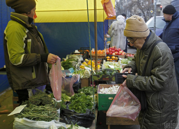 Які продукти подорожчають до Великодня та що варто купити вже зараз