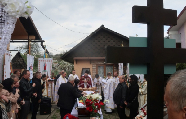 Рахівщина навколішки прощалася з полеглим Героєм Петром Куриляком (ФОТО, ВІДЕО)