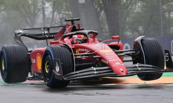 У Феррарі незадоволені Карлосом Сайнсом У Феррарі незадоволені Карлосом Сайнсом