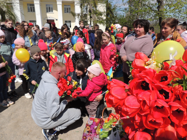 На Вінниччині зустріли військового, який вважався зниклим безвісти                    
