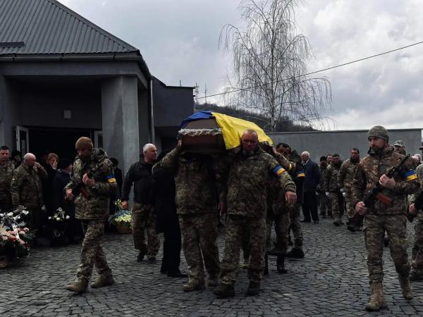  У Мукачеві попрощалися із полеглим у війні Героєм Казмером Чаловим (ФОТО) 