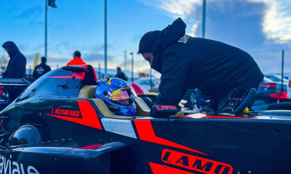 Український гонщик став першим переможцем автозмагань Formula Renault 2.0