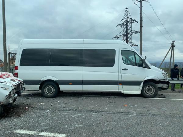  У Мукачівському районі ВАЗ зіштовхнувся з "Mercedes-Benz Sprinter": постраждав водій 