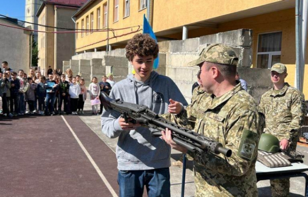 Закарпатські прикордонники провели захоплюючі майстеркласи для дітлахів (ФОТО)