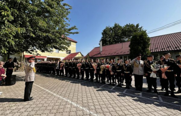 23-й випуск: У Мукачівському військовому ліцеї відбувся "останній дзвоник" (ФОТО)