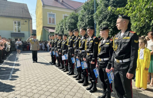 23-й випуск: У Мукачівському військовому ліцеї відбувся "останній дзвоник" (ФОТО)