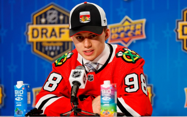 Драфт НХЛ: Новий талант покоління гратиме у Чикаго