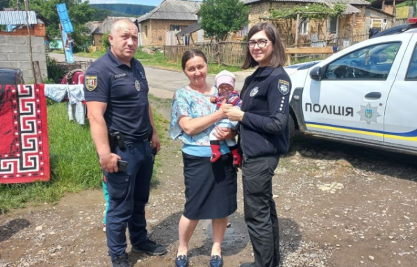 В мешканки Закарпаття відібрали дитину через неналежні умови проживання