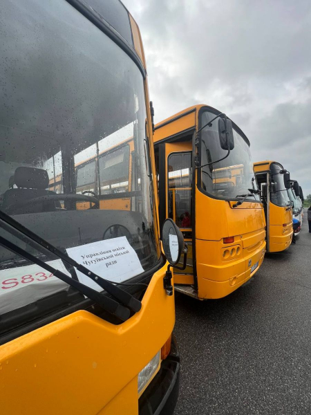  Пасажирські автобуси – для України: на Закарпаття прибула транспортна допомога від Угорщини (ВІДЕО) 