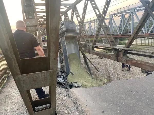  Травмувалися 5 осіб: за фактом обвалу мосту на Тячівщині відкрили кримінальне провадження 