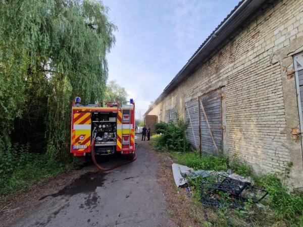  На складі в Ужгородському районі трапилася пожежа: згоріло 4 тонни вугілля 