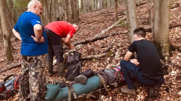  Пішов по гриби і травмувався: рятувальники допомогли грибнику на Ужгородщині 