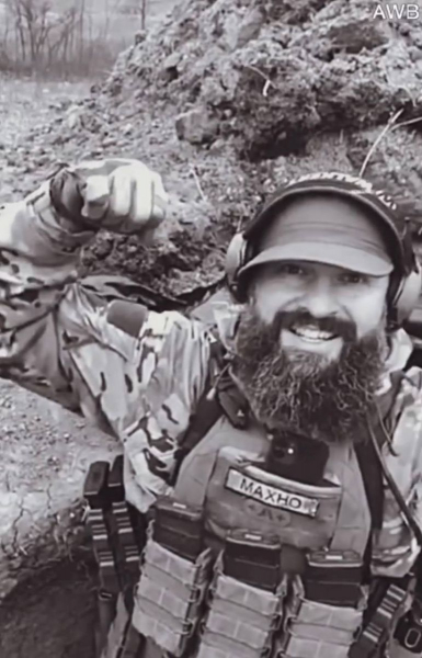  Побратими не підведуть: сьогодні командиру батальйону ім. Шейха Мансура, мукачівцю Артуру Пашкуляку мало б виповнитися 44 роки 