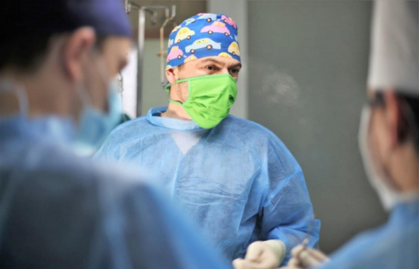 В Мукачеві вперше провели лапароскопічне ушивання перфоративної виразки шлунку В Мукачеві вперше провели лапароскопічне ушивання перфоративної виразки шлунку