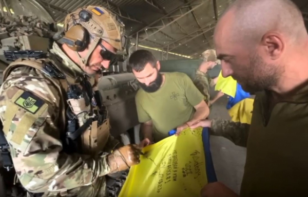 Володимир Кличко відвіз допомогу 6 бригадам на передову, - Віталій Кличко