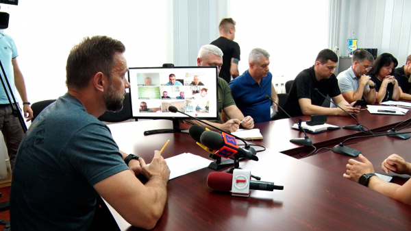 Стан мостів на Закарпатті: голова ОВА Віктор Микита терміново зібрав усіх голів громад (ВІДЕО) Стан мостів на Закарпатті: голова ОВА Віктор Микита терміново зібрав усіх голів громад (ВІДЕО)