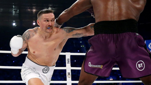  Олександр Усик нокаутом переміг Даніеля Дюбуа та відстояв чемпіонські титули в надважкій вазі 