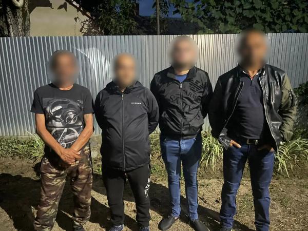  27 чоловіків, які намагалися порушити кордон затримали прикордонники на Закарпатті 