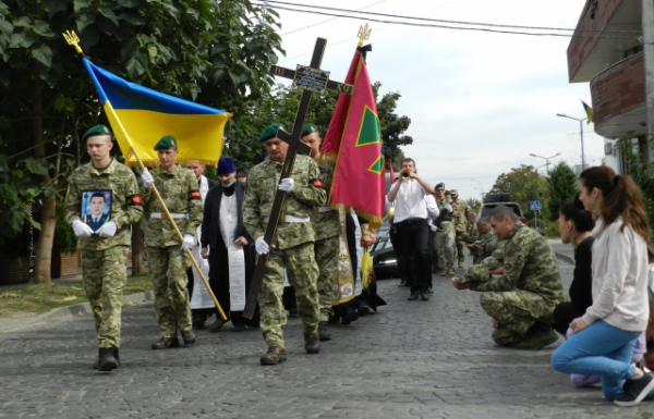 Чоп попрощався з полеглим Героєм Іллею Богачуком (ФОТО, ВІДЕО)