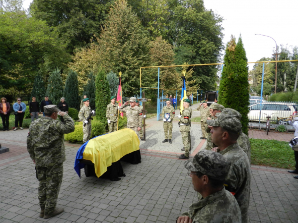 Чоп попрощався з полеглим Героєм Іллею Богачуком (ФОТО, ВІДЕО)