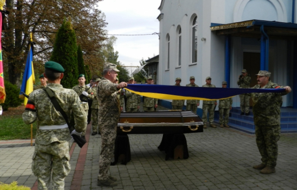 Чоп попрощався з полеглим Героєм Іллею Богачуком (ФОТО, ВІДЕО)