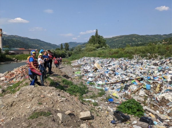  90 тонн пластикового сміття потрапило до Угорщини річками Закарпаття 