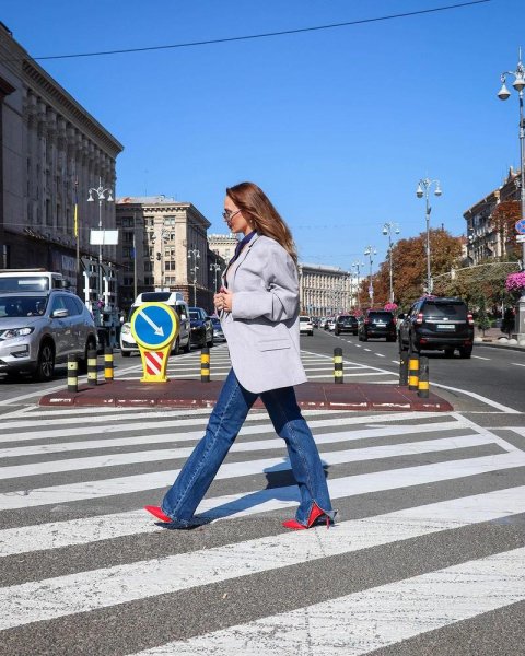 Саліванчук блиснула голими грудьми в центрі Києва