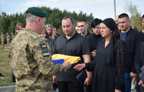 Чоп попрощався з полеглим Героєм Іллею Богачуком (ФОТО, ВІДЕО)