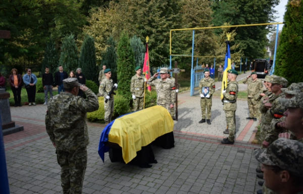 Чоп попрощався з полеглим Героєм Іллею Богачуком (ФОТО, ВІДЕО)