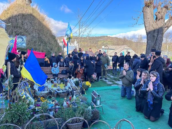 Рік тому загинув у боях: прикордонники Мукачівського загону вшанували пам'ять побратима 