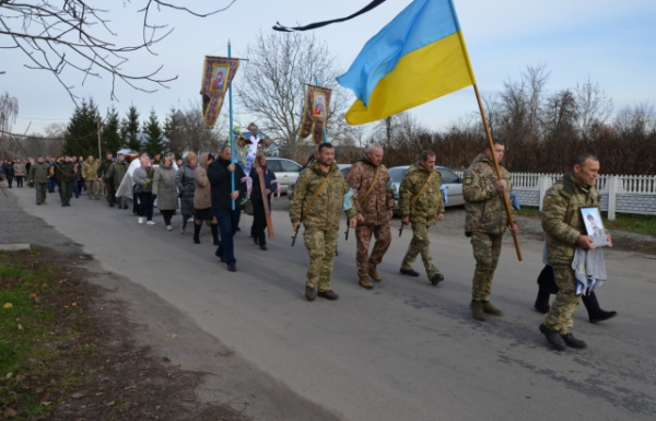  Закарпаття та Вінниччина об'єдналися у жалобі за полеглим Героєм Ярославом Зав’яловим 