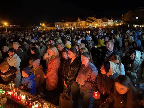 Сотні ужгородців вшанували пам'ять полеглих Героїв 128-ї Закарпатської бригади Сотні ужгородців вшанували пам'ять полеглих Героїв 128-ї Закарпатської бригади