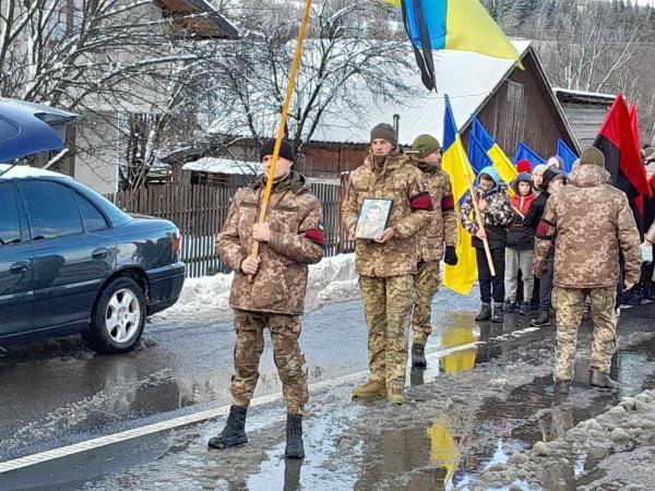  У Ясінянській територіальній громаді відбулася церемонія прощання з загиблим Героєм 