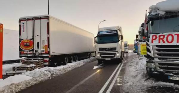 Польські перевізники через суд домоглися дозволу знову заблокувати кордон