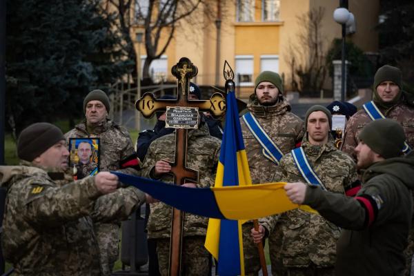  В Ужгороді сьогодні попрощалися із 38-річним Героєм Владиславом Решетніком 