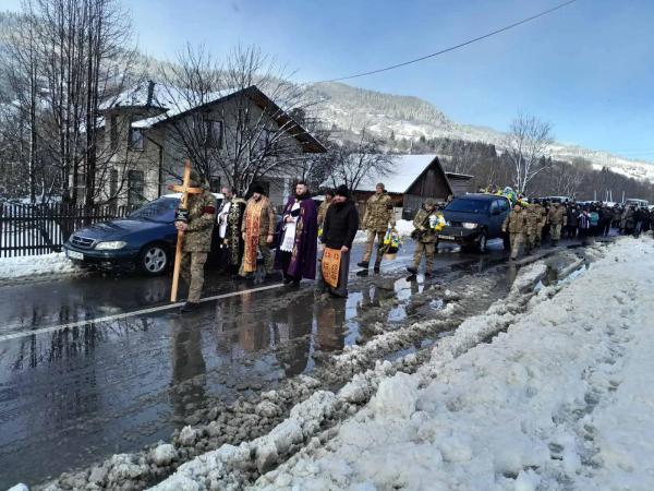  У Ясінянській територіальній громаді відбулася церемонія прощання з загиблим Героєм 