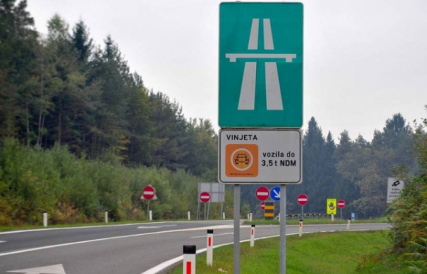 У Чехії вперше за останні дванадцять років подорожчає річна дорожня віньєтка