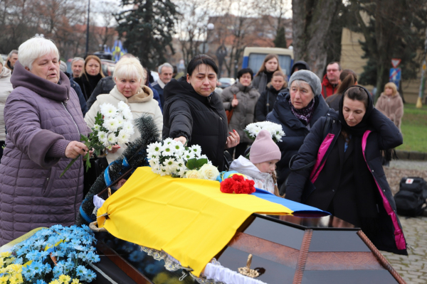 В Ужгороді попрощалися з полеглим Героєм Олексієм Проданом (ФОТО)