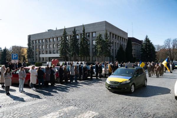  В Ужгороді провели в останню земну дорогу загиблого захисника – сержанта, гранатометника-електрика Михайла Козака 