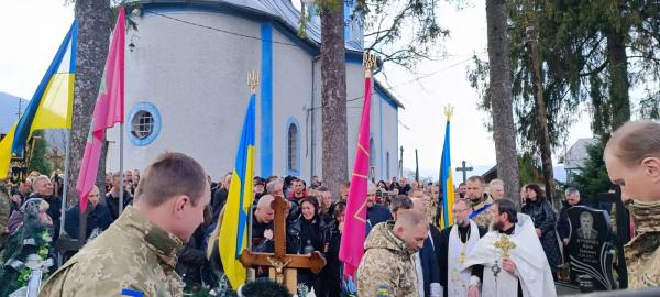  Перечинщина провела в останню дорогу загиблого воїна Віктора Головня 