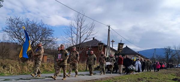  Перечинщина провела в останню дорогу загиблого воїна Віктора Головня 