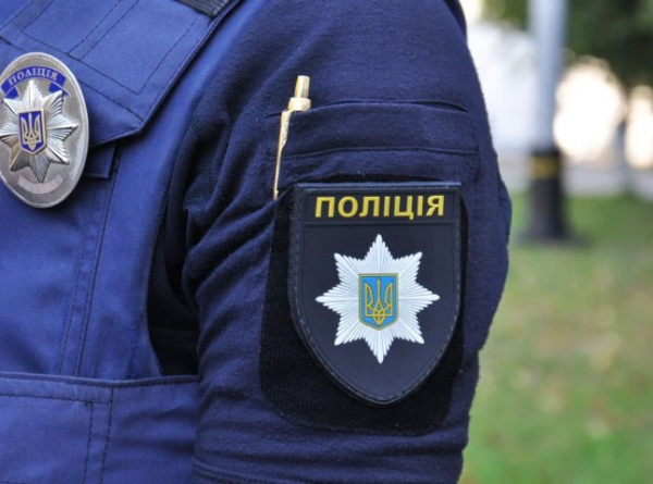  Конфлікт між учнем та жінкою в одному із ліцеїв Мукачева: у поліції розповіли, що сталося (ВІДЕО) 