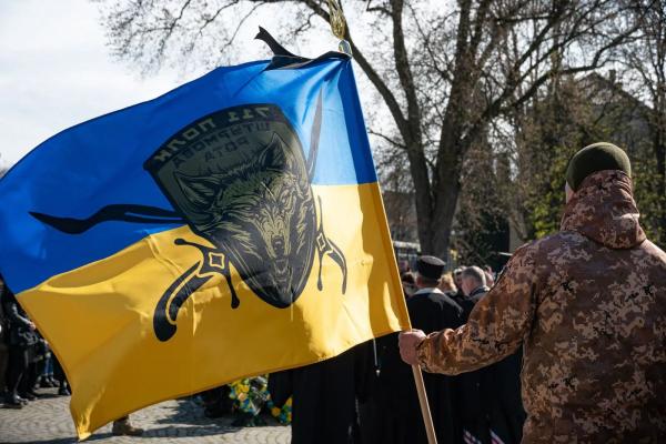  В Ужгороді провели в останню земну дорогу загиблого захисника – сержанта, гранатометника-електрика Михайла Козака 