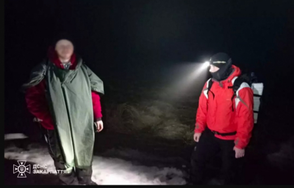 Закарпатські рятувальники знову шукали туриста, який гуляв горами і заблукав (ФОТО)