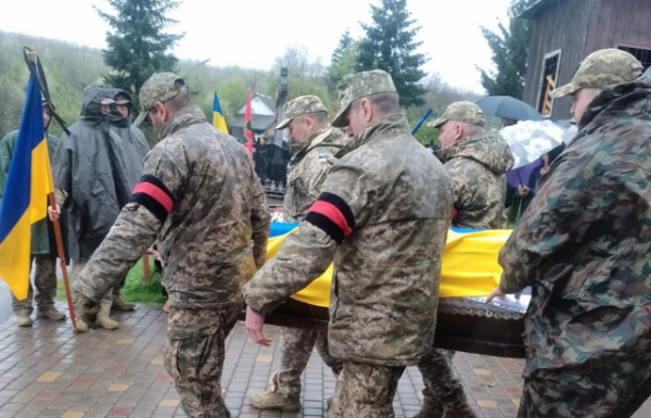 Закарпаття провело в останню дорогу полеглого Героя Івана Химинця