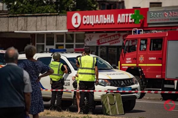 Фоторепортаж з місця вибуху у 16-поверхівці в Києві