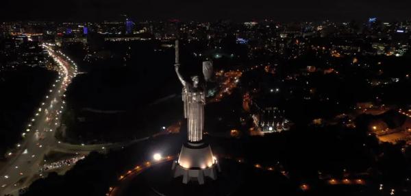 Київ опинився під новим обстрілом балістики й дронів. Росія вбила чотирьох людей