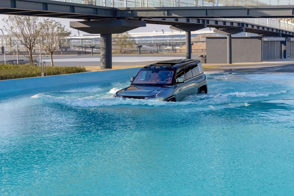 BYD відкрила величезний парк розваг з автомобілями